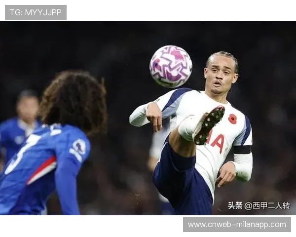 哈维·西蒙斯的救赎之战：传射建功助热刺结束六轮不胜