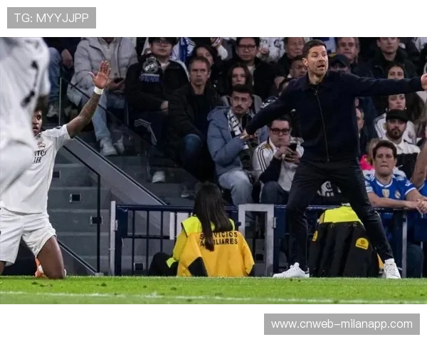 伯纳乌球迷以嘘声对待皇马球员，俱乐部寻求缓解关系