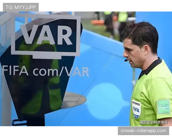 VAR录音曝光皇马点球改判全过程：主裁先出黄牌后改判点球